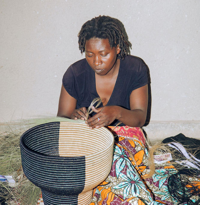 Weaving large basket